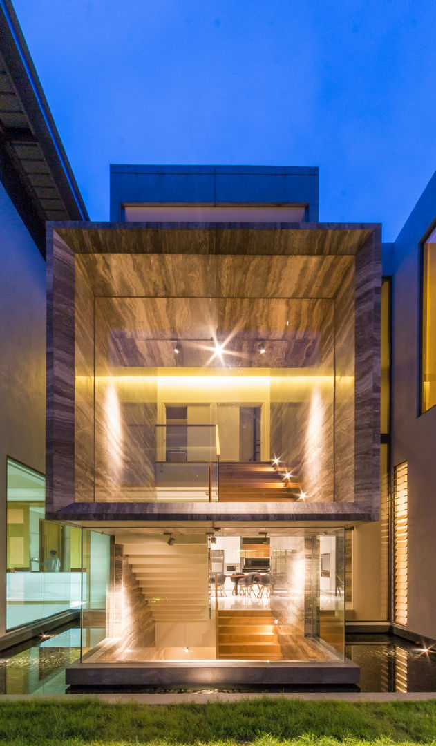 Main Stairway - right elevation MJ Kanny Architect Stairs travertine, staircase