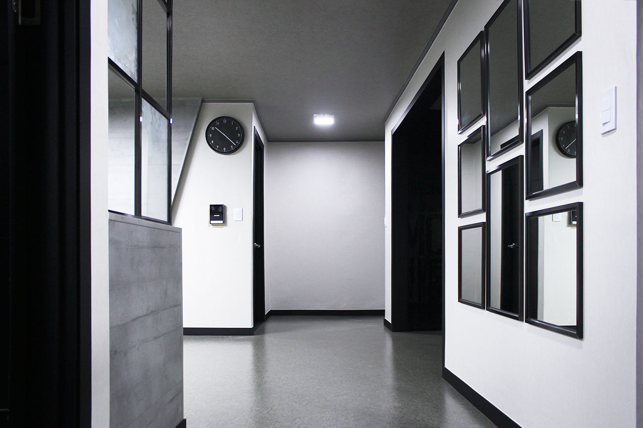 관악 현대아파트, 제시카디자인그룹 제시카디자인그룹 Modern corridor, hallway & stairs