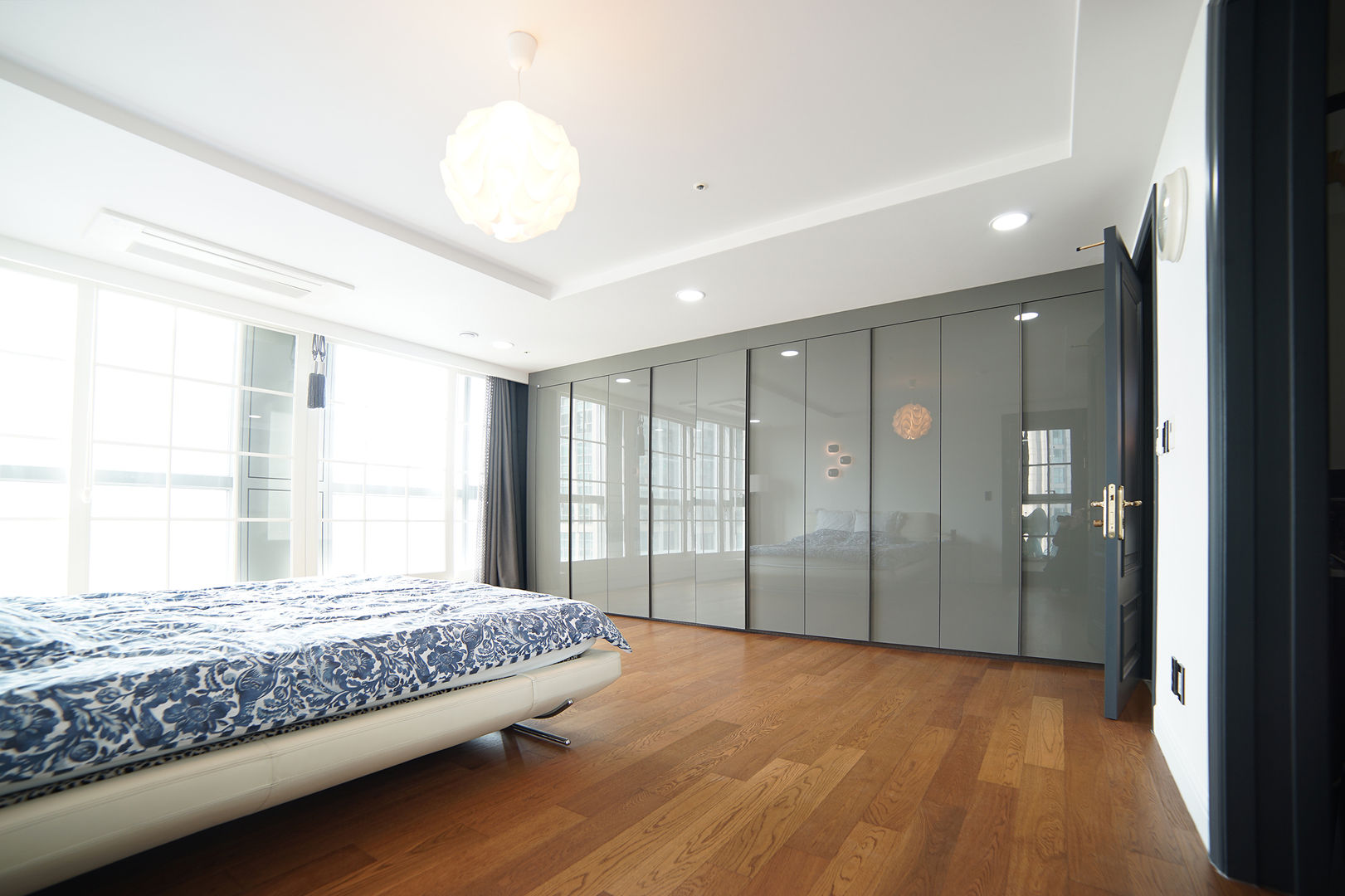 목동 트라팰리스, 제시카디자인그룹 제시카디자인그룹 Modern style bedroom