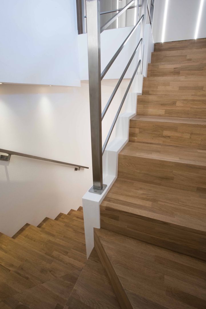 Villa Elisabetta, sopraelevazione in legno, Progettolegno srl Progettolegno srl Stairs Wood Wood effect