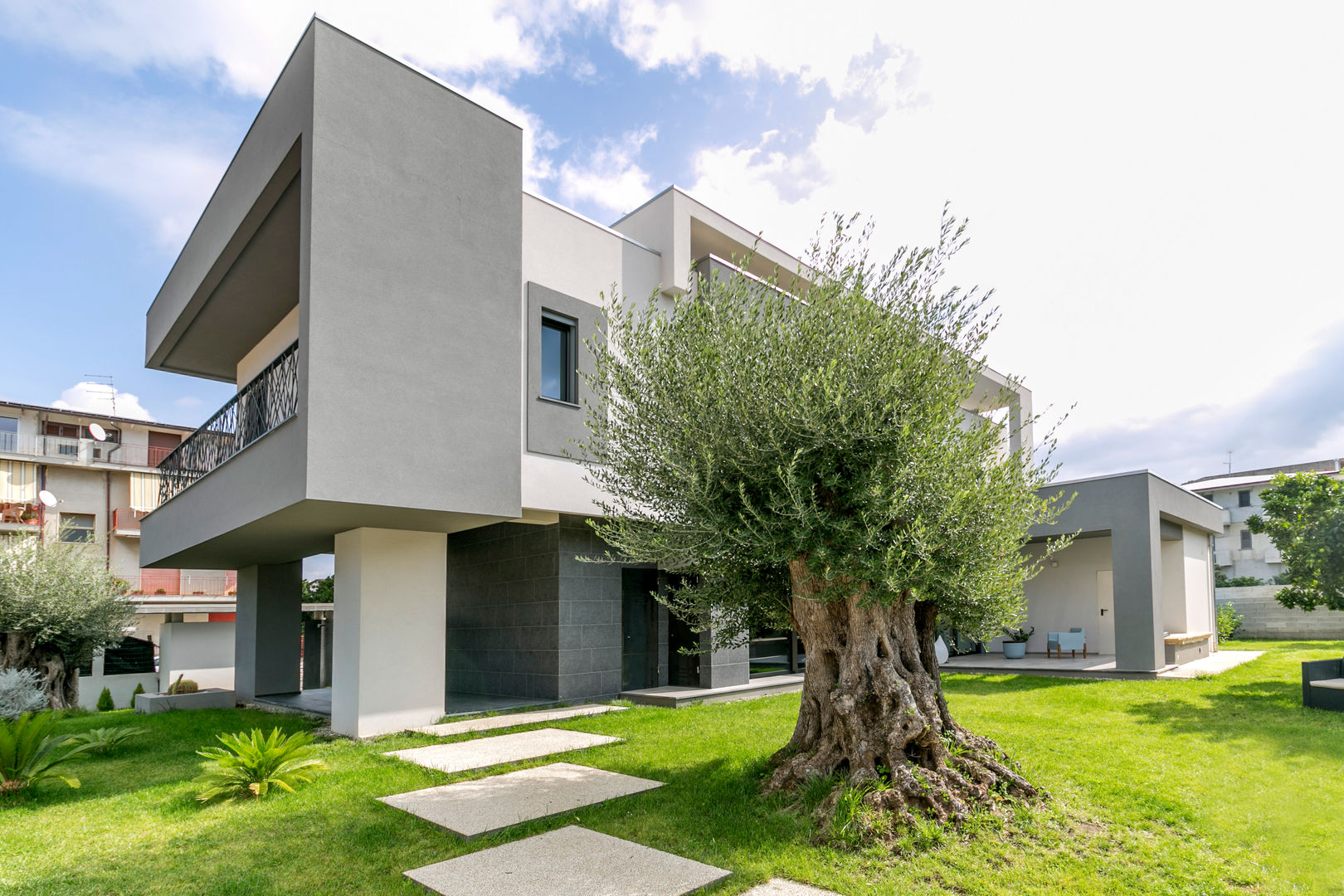 Casa Dante, Arch. Francesco FEDELE Arch. Francesco FEDELE حديقة