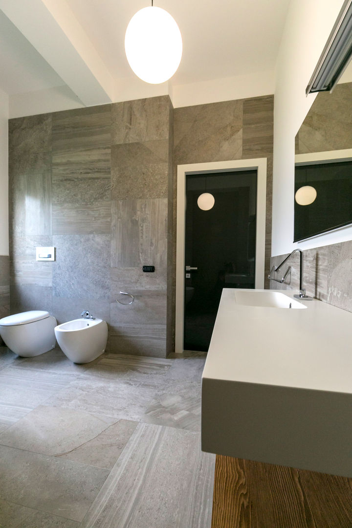 Casa Dante, Arch. Francesco FEDELE Arch. Francesco FEDELE Modern bathroom