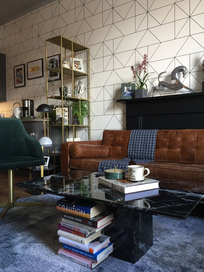 Belsize Park Flat, Orkun Indere Interiors Orkun Indere Interiors Salas de estar modernas Mármore belsize park,leather sofa,sofa,leather,velvet,pine green