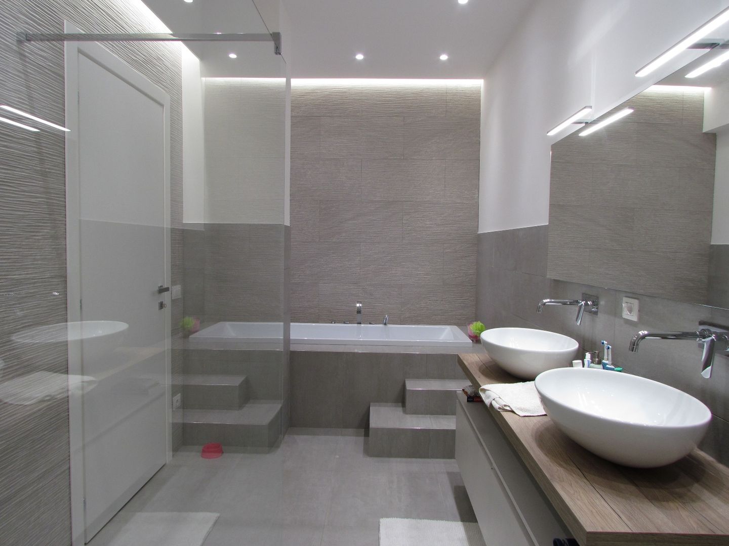 Ristrutturazione bagno , Contemporaneo Interior Contemporaneo Interior Phòng tắm phong cách hiện đại gốm sứ