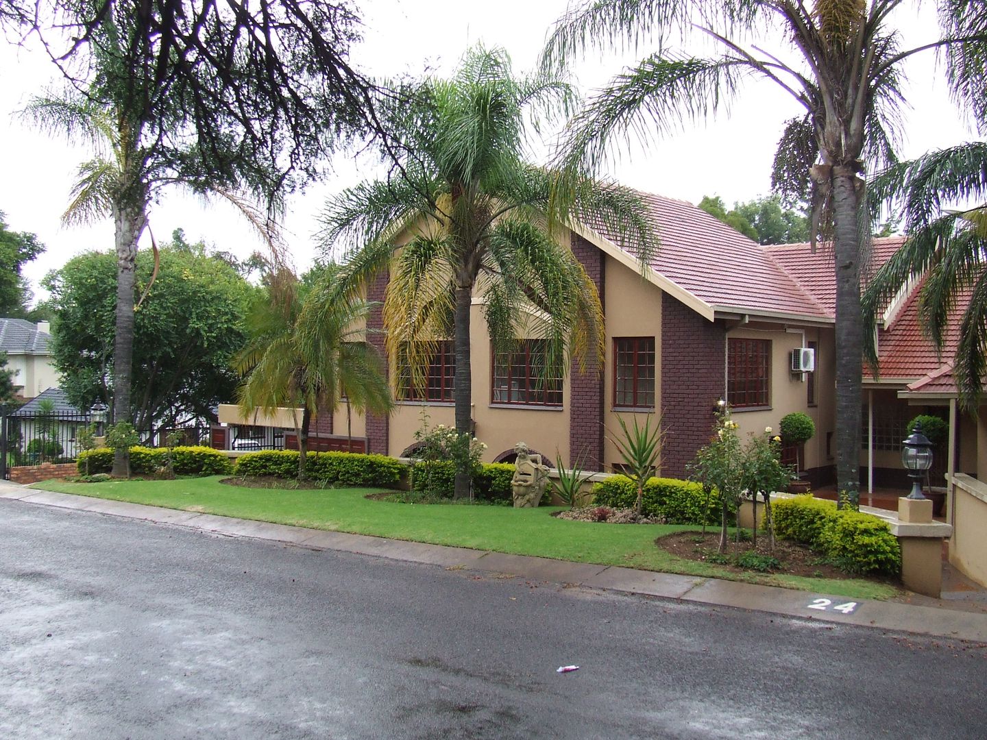 Before photo, view of house from the street Nuclei Lifestyle Design