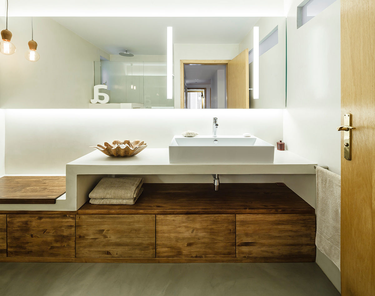 Interiorismo para Vivienda en Frederic Monpou, Villa Olimpica, Barcelona, 2015, Sezam Studio Sezam Studio Bagno in stile mediterraneo Cemento