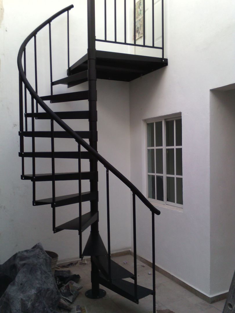 Escalera caracol modelo SIDNEY, HELIKA Scale HELIKA Scale Escadas Ferro/Aço
