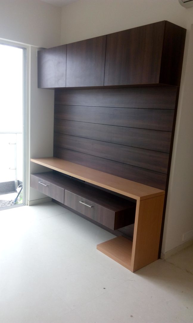 homify Phòng khách TV stands & cabinets