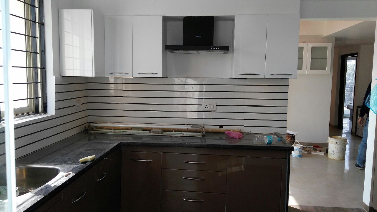 Mr. Udaybhan Singh Thakur Retirement Home, al-Haadi Interiors al-Haadi Interiors ミニマルデザインの キッチン
