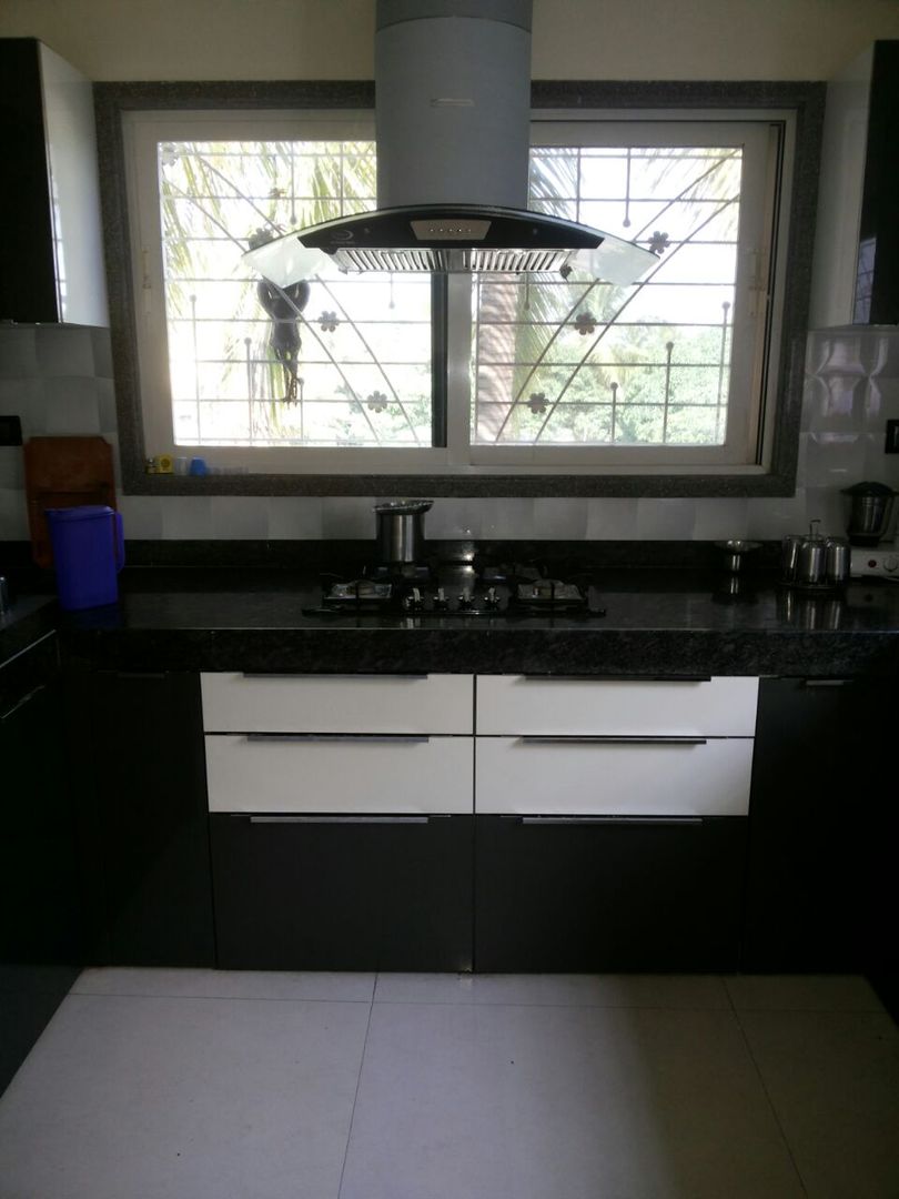 RESIDENTIAL PROJECT, R.S Interiors R.S Interiors Modern kitchen