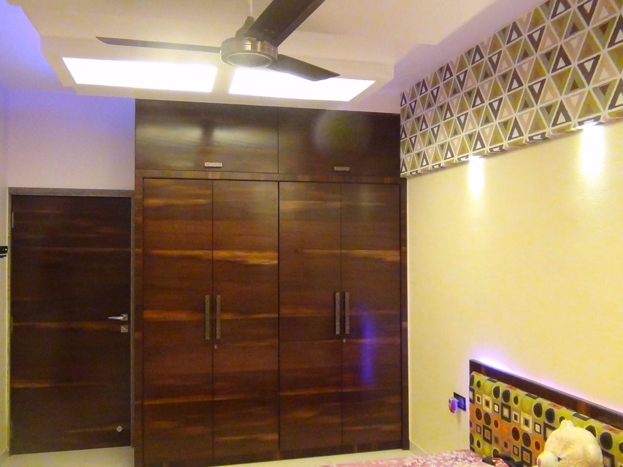 RESIDENTIAL PROJECT, R.S Interiors R.S Interiors Modern style bedroom