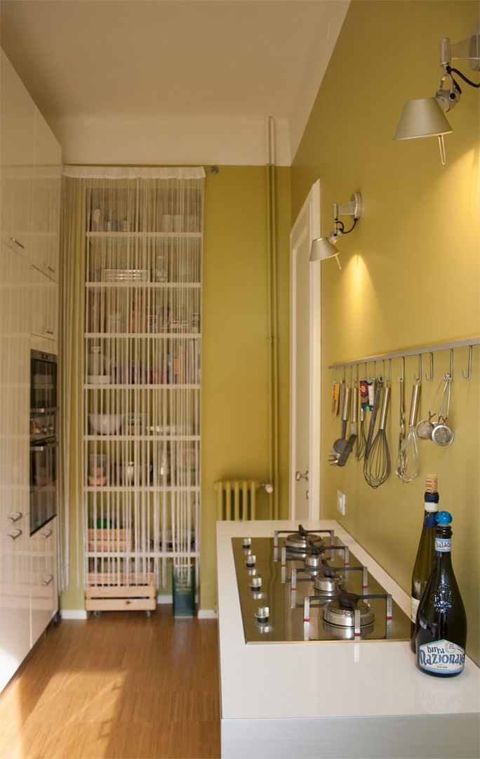 Kitchen larder Studio 29 Architects ltd Cucina moderna churlish green,farrow and ball