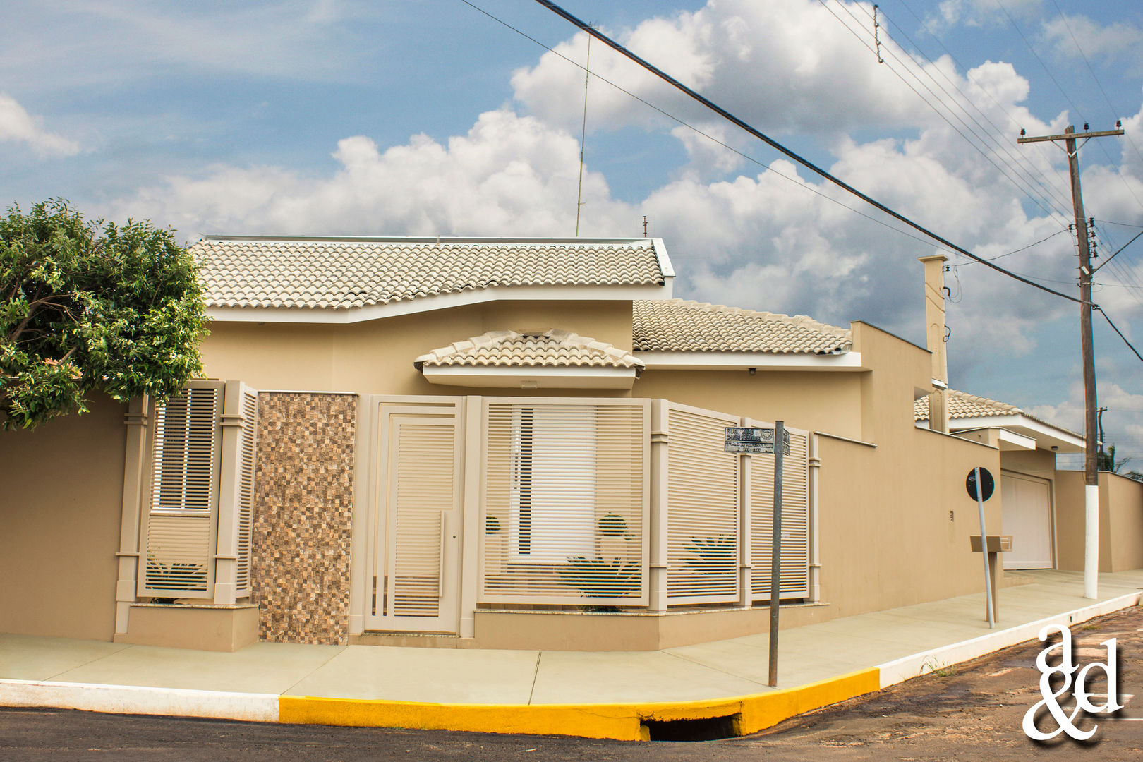 Casa em Terreno irregular, Arch & Design Studio Arch & Design Studio Casas de estilo clásico