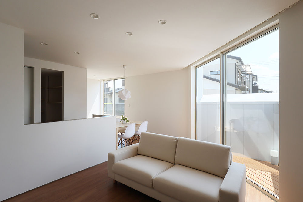 side, *studio LOOP 建築設計事務所 *studio LOOP 建築設計事務所 Living room