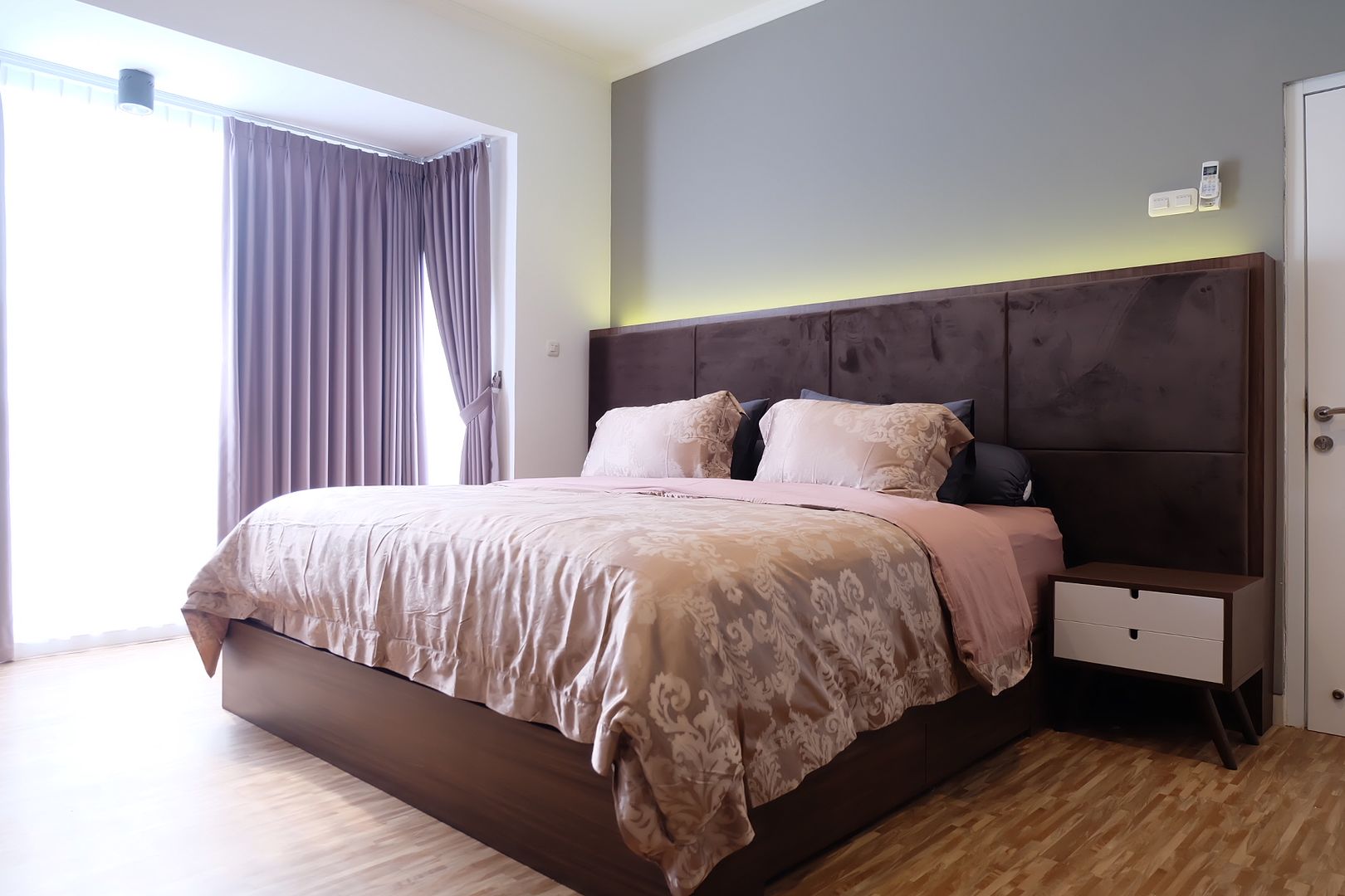 homify Modern style bedroom Plywood Beds & headboards