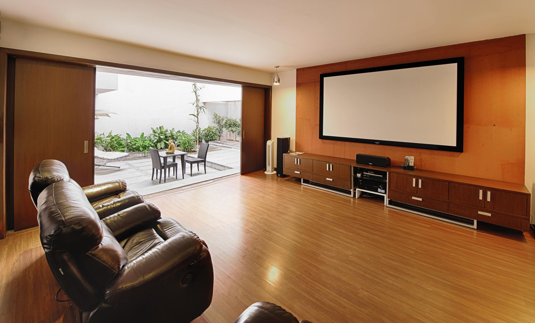Mobius, Architecture Continuous Architecture Continuous Living room