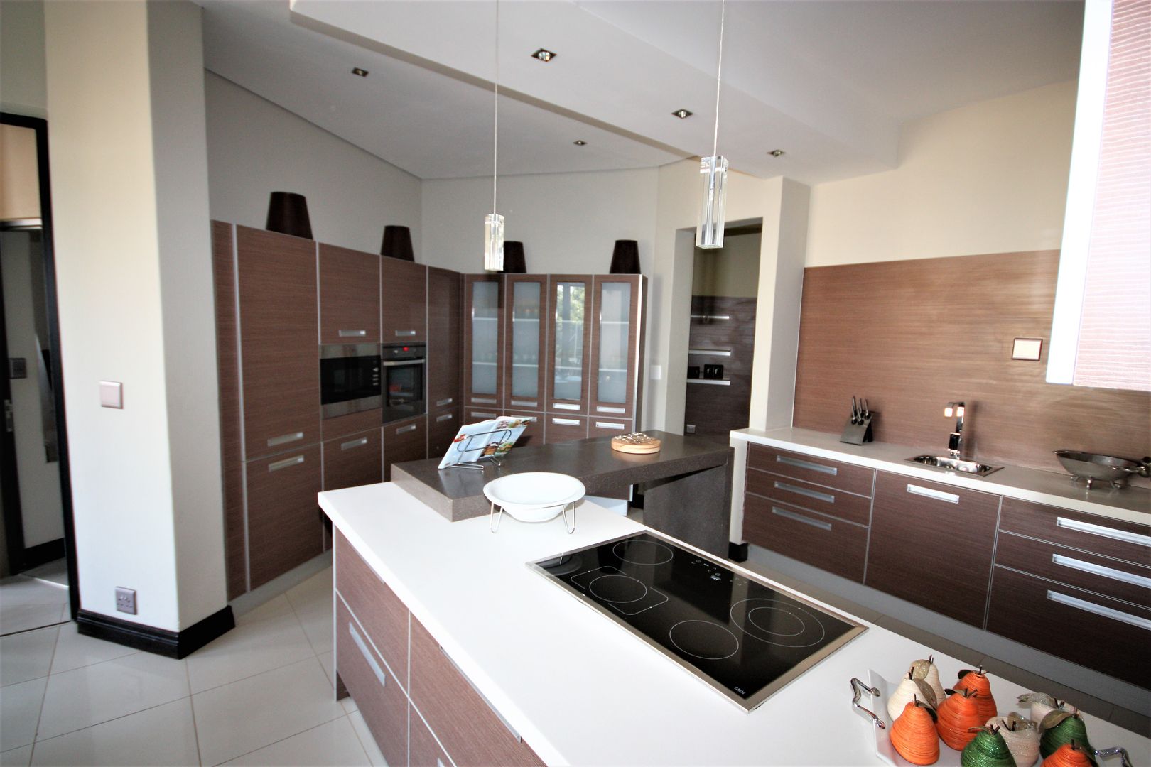 House Radcliff Estate, Nuclei Lifestyle Design Nuclei Lifestyle Design Cocinas de estilo moderno