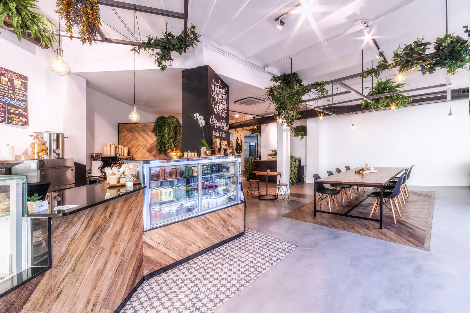 Proyecto de reforma de un local bar- restaurante: LaJuicerie, LaBoqueria Taller d'Arquitectura i Disseny Industrial LaBoqueria Taller d'Arquitectura i Disseny Industrial Espaces commerciaux Locaux commerciaux & Magasins