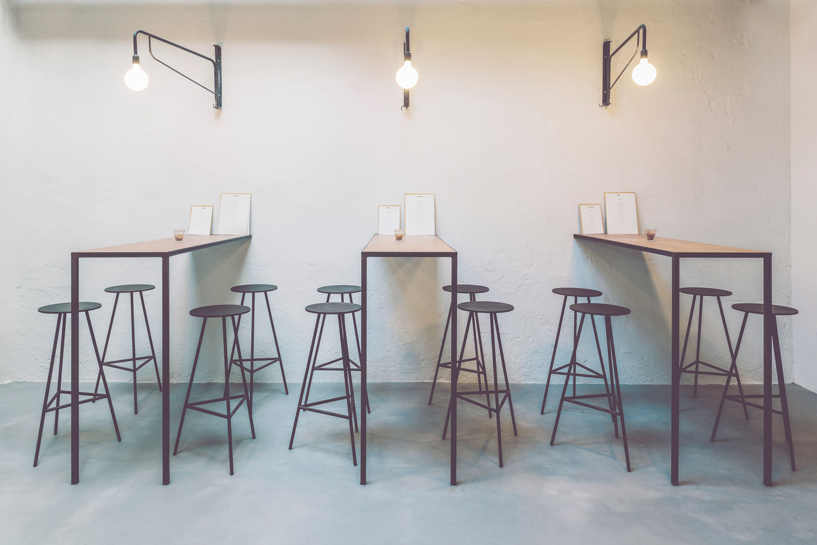 Wer-Haus, LaBoqueria Taller d'Arquitectura i Disseny Industrial LaBoqueria Taller d'Arquitectura i Disseny Industrial Modern Dining Room Solid Wood Multicolored Accessories & decoration