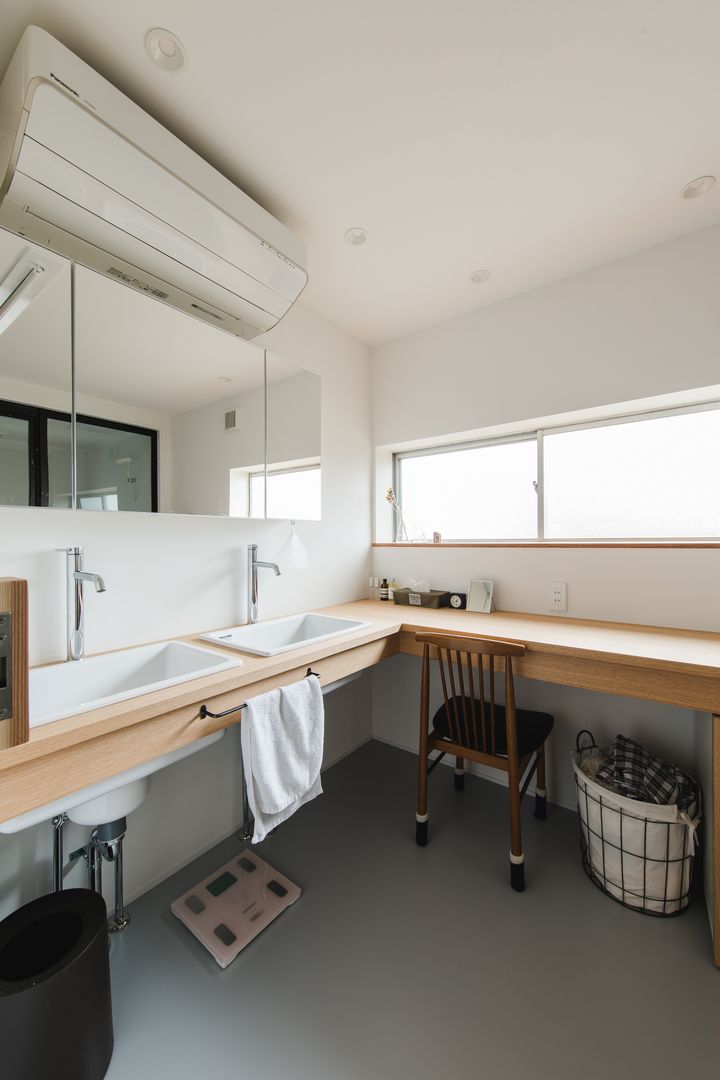 shimotoyama-house-renovation, ALTS DESIGN OFFICE ALTS DESIGN OFFICE Asian style bathrooms