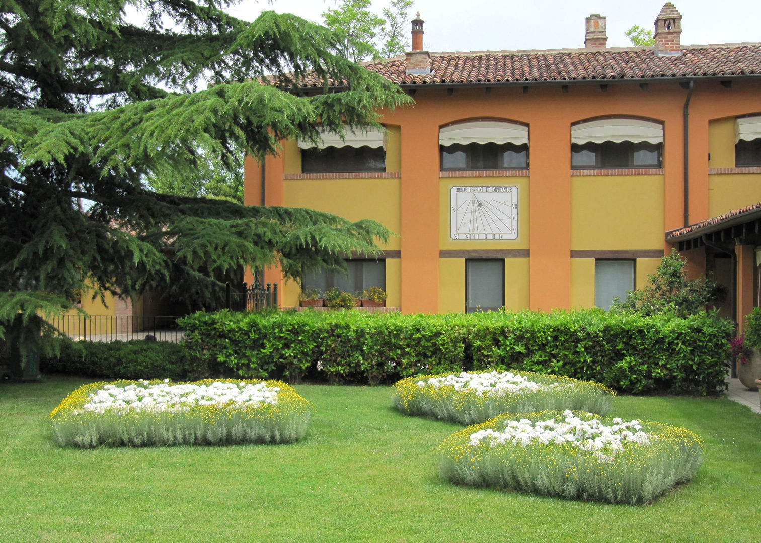 ACCENTI FUCSIA, MASSIMO SEMOLA Architettura del Verde MASSIMO SEMOLA Architettura del Verde حديقة