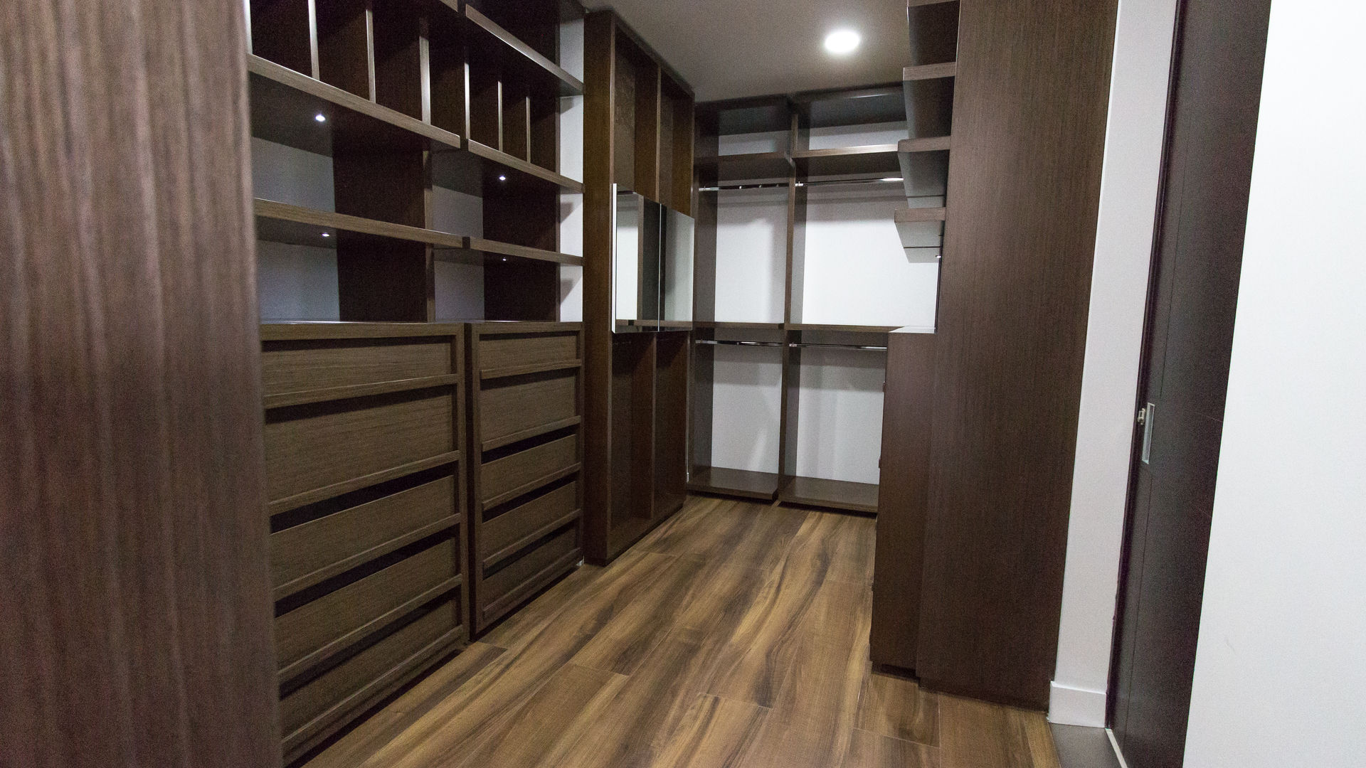 homify Closets de estilo moderno