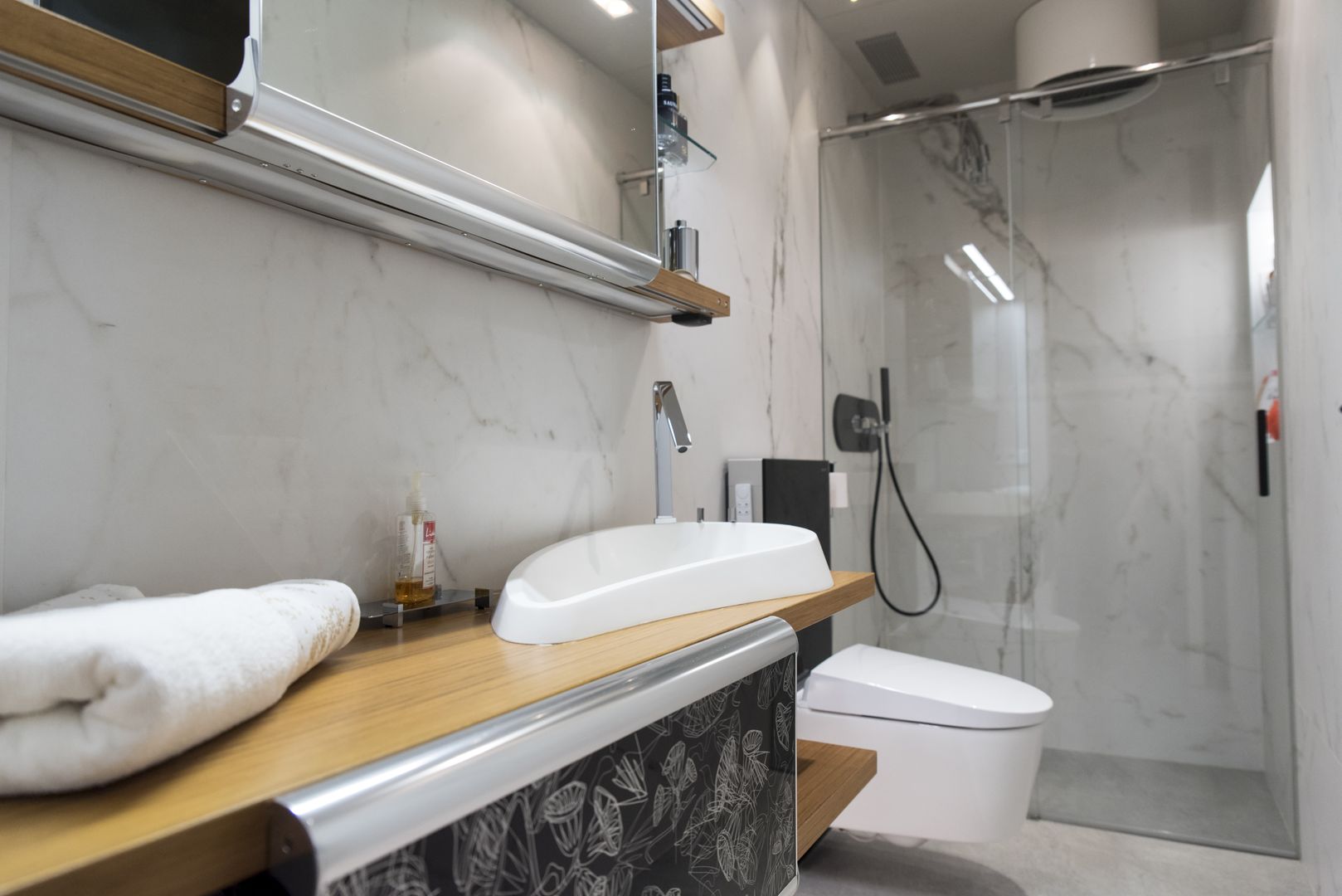 Diseño de interior y reforma en la Eixample de Barcelona, Goian Goian Baños de estilo moderno