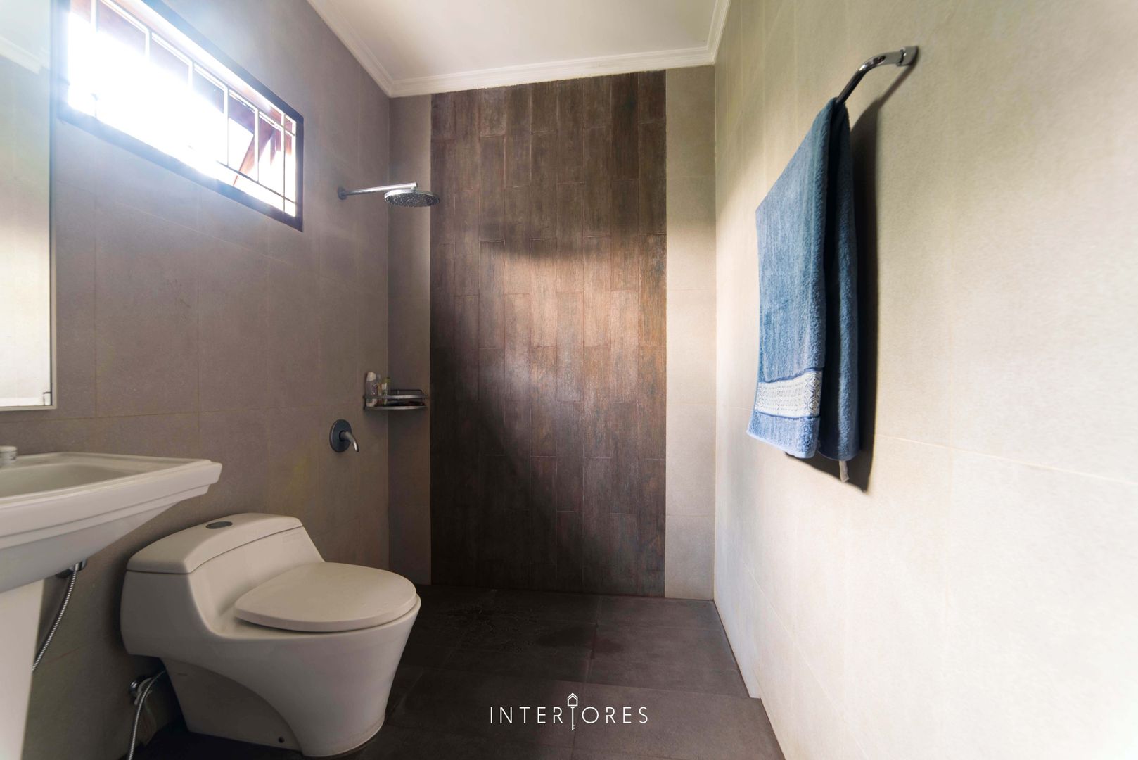 Greta90, INTERIORES - Interior Consultant & Build INTERIORES - Interior Consultant & Build Modern Banyo