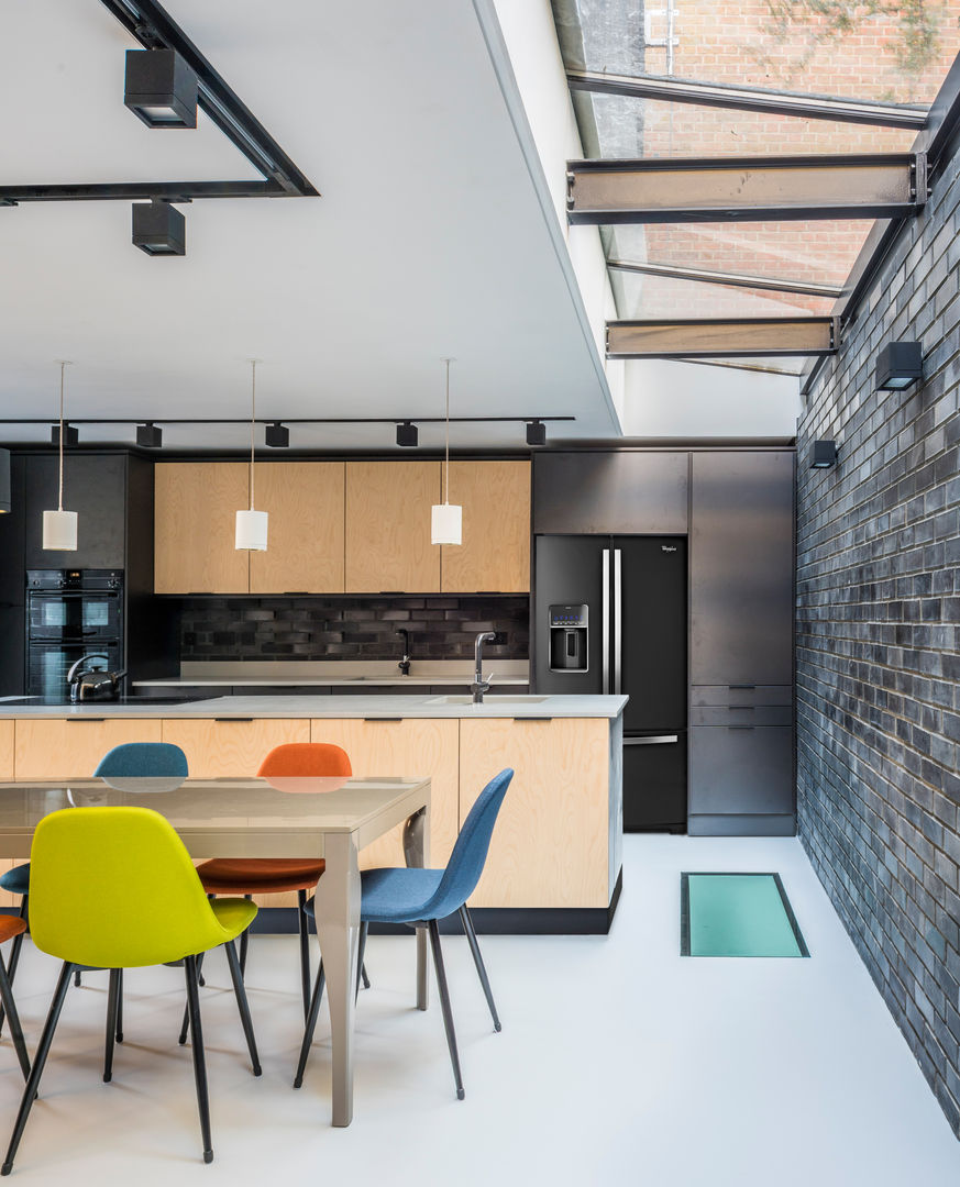 Kitchen and Dining space The Crawford Partnership Cocinas de estilo moderno Contrachapado kitchen,contemporary,birchply,corian