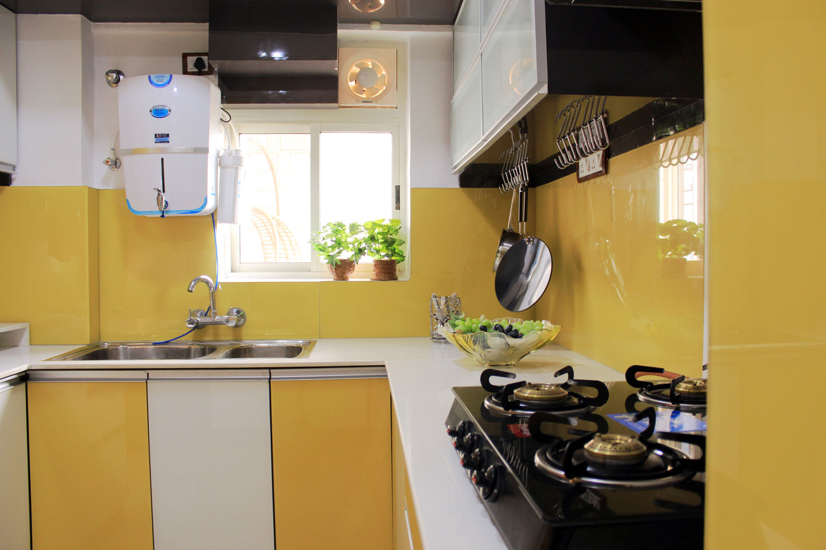 homify Dapur built in Kaca