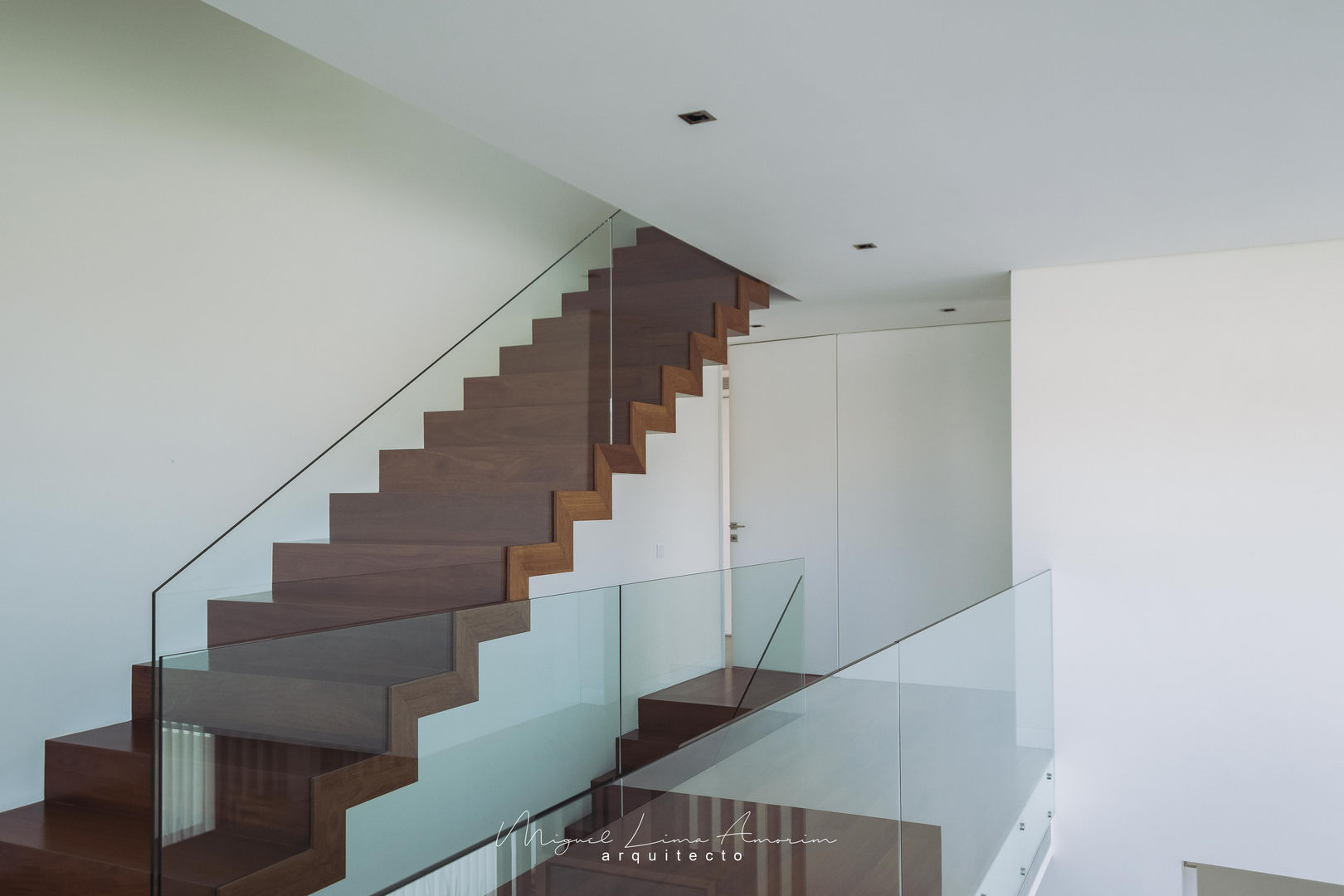 moradia LC, miguel lima amorim - arquitecto - arquimla miguel lima amorim - arquitecto - arquimla Stairs