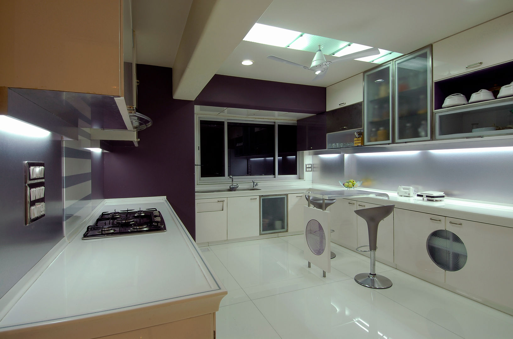 Residential Interior Project for Mr. Chudasama, Jeearch Associate Jeearch Associate Built-in kitchens Glass