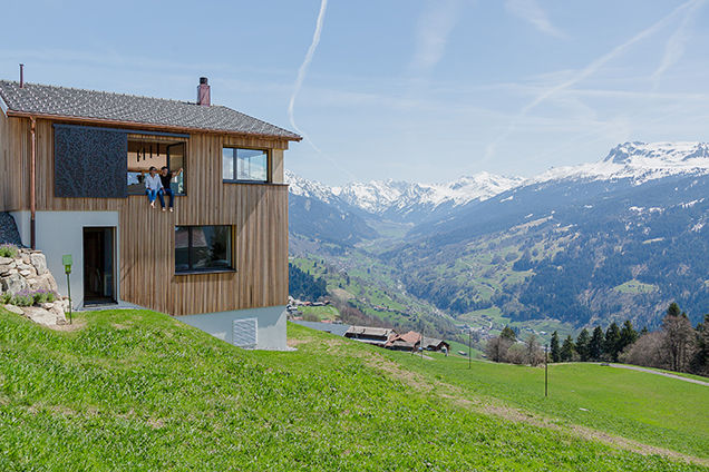 Einfamilienhaus im modernen Chalet-Stil, architetta schiers ag architetta schiers ag 모던스타일 주택