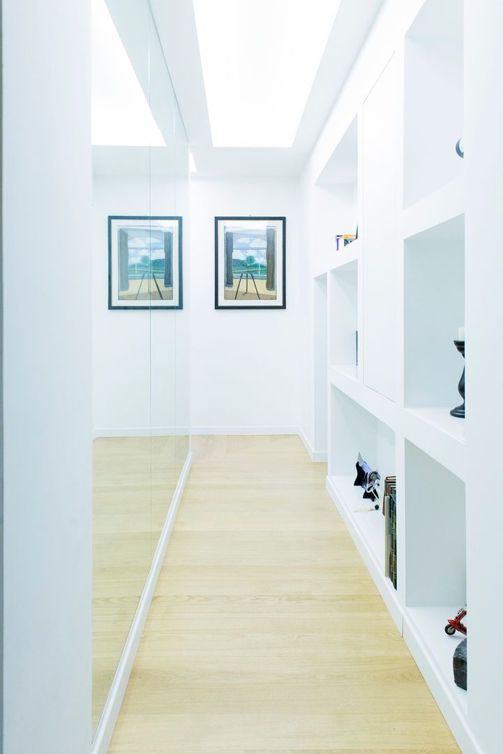 House #C+P, VITAE Studio Architettura VITAE Studio Architettura Minimalist corridor, hallway & stairs