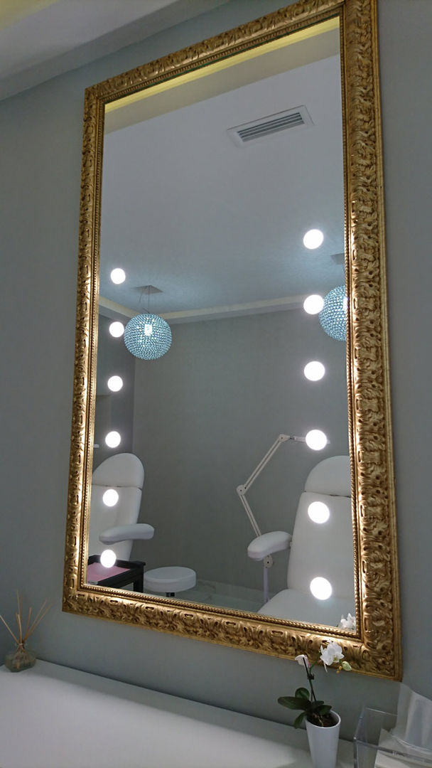 Specchio linea MF Unica su misura Unica by Cantoni Spazi commerciali specchio con luce,specchio salone,specchio con cornice,Negozi & Locali Commerciali