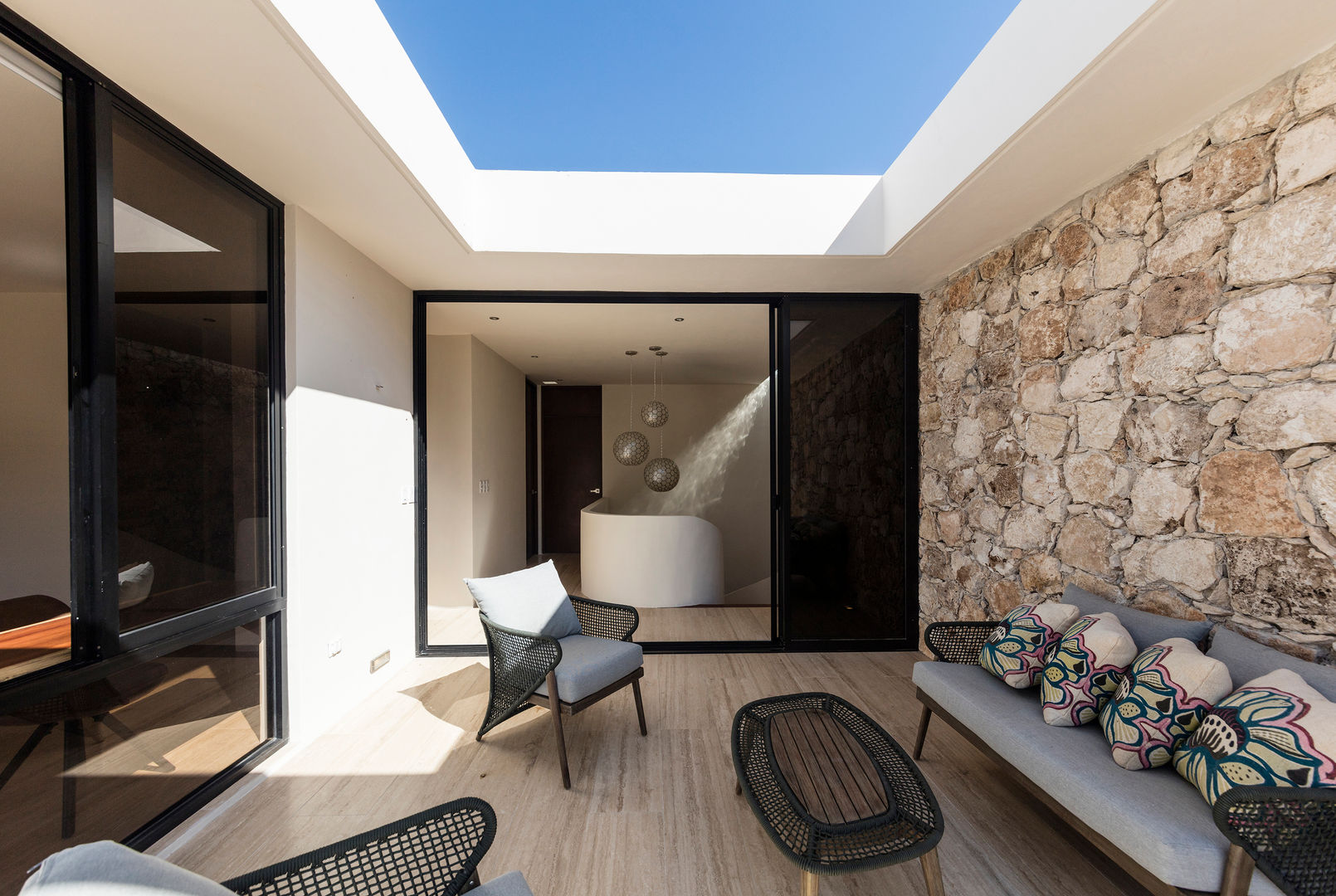 CASA SLON, Alberto Zavala Arquitectos Alberto Zavala Arquitectos Patios