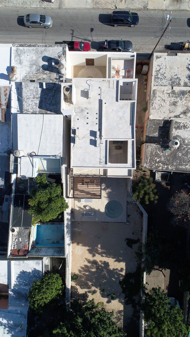 CASA SLON, Alberto Zavala Arquitectos Alberto Zavala Arquitectos Roof