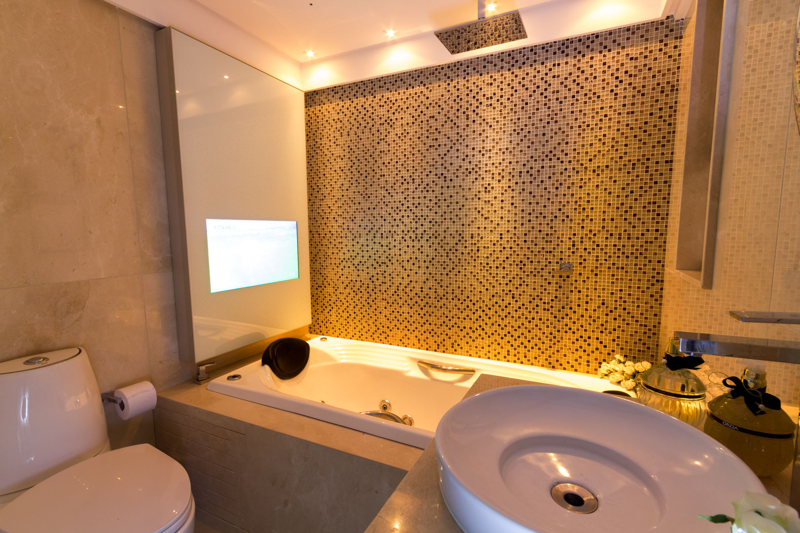 Banheiro Social Pedrosa Casa Viva Arquitetura Banheiros modernos cuba apoio,painel movie,cinex,banheira moderna