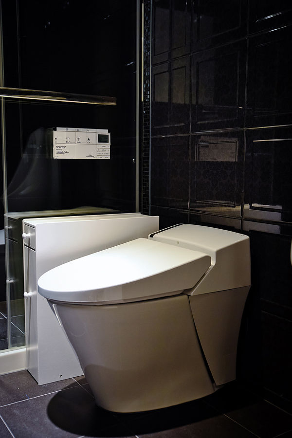 住空間-信義路, 青易國際設計 青易國際設計 現代浴室設計點子、靈感&圖片