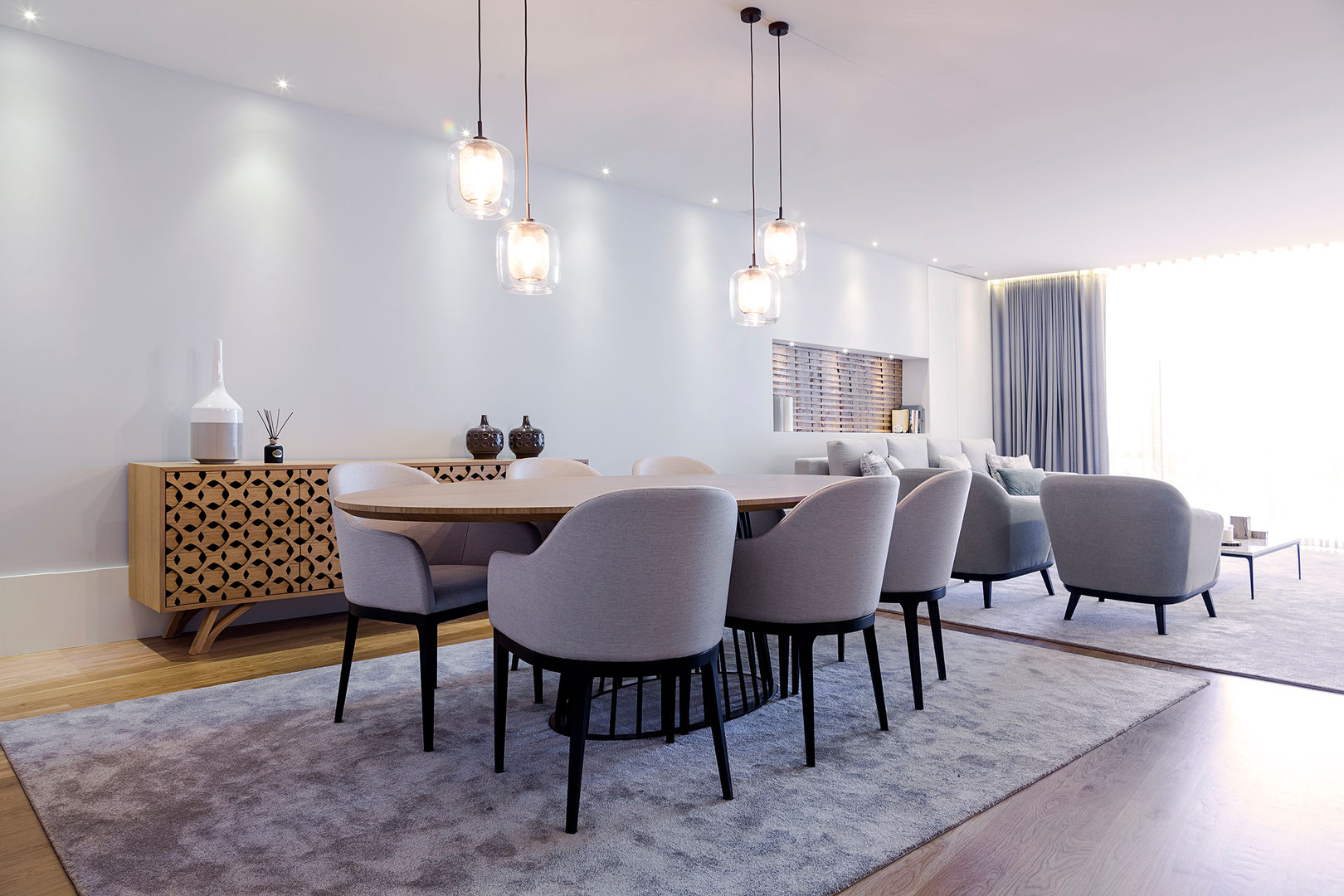 SALAS E SUITE DE T3 EM BRAGA - PROJETO TGV INTERIORES, TGV Interiores TGV Interiores Modern dining room