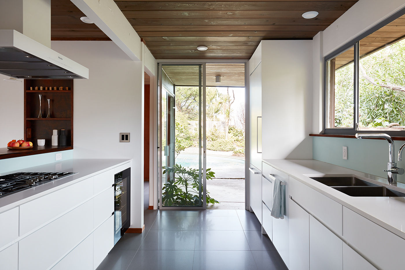 Burlingame Eichler Remodel Klopf Architecture Klopf Architecture Modern kitchen