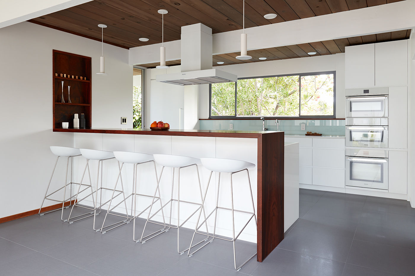 Burlingame Eichler Remodel, Klopf Architecture Klopf Architecture Кухня в стиле модерн