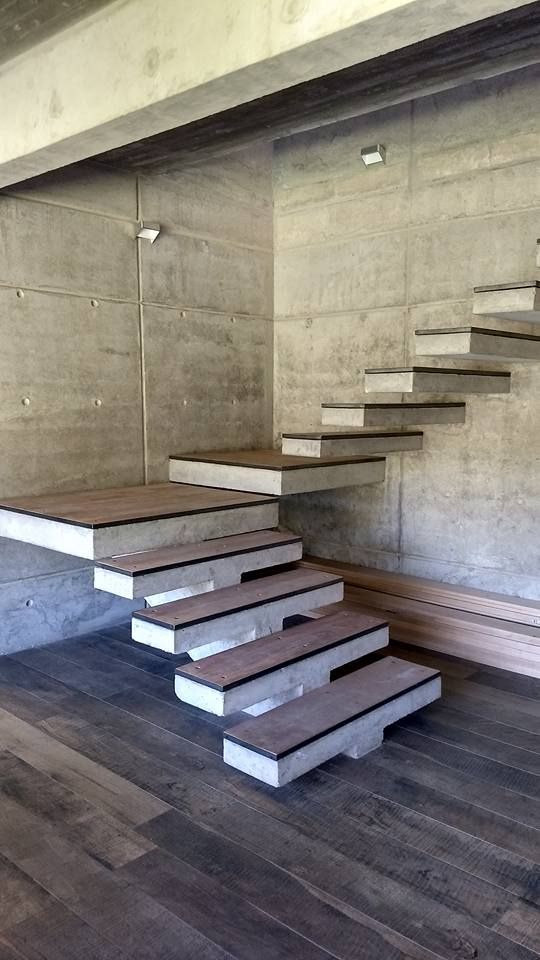 homify Stairs مضبوط کیا گیا کنکریٹ