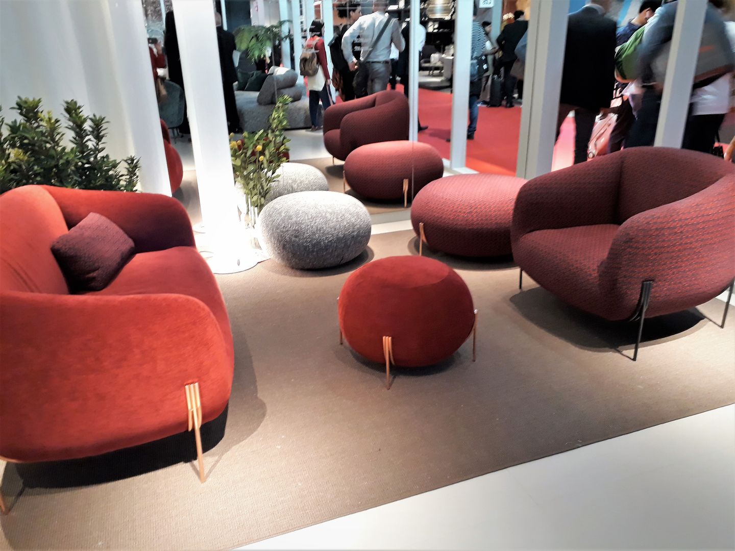 Marsala e Terracota - Cores tendência Sgabello Interiores Salas de estar modernas Algodão Vermelho Puff,sofa,estofado,Sofás e divãs