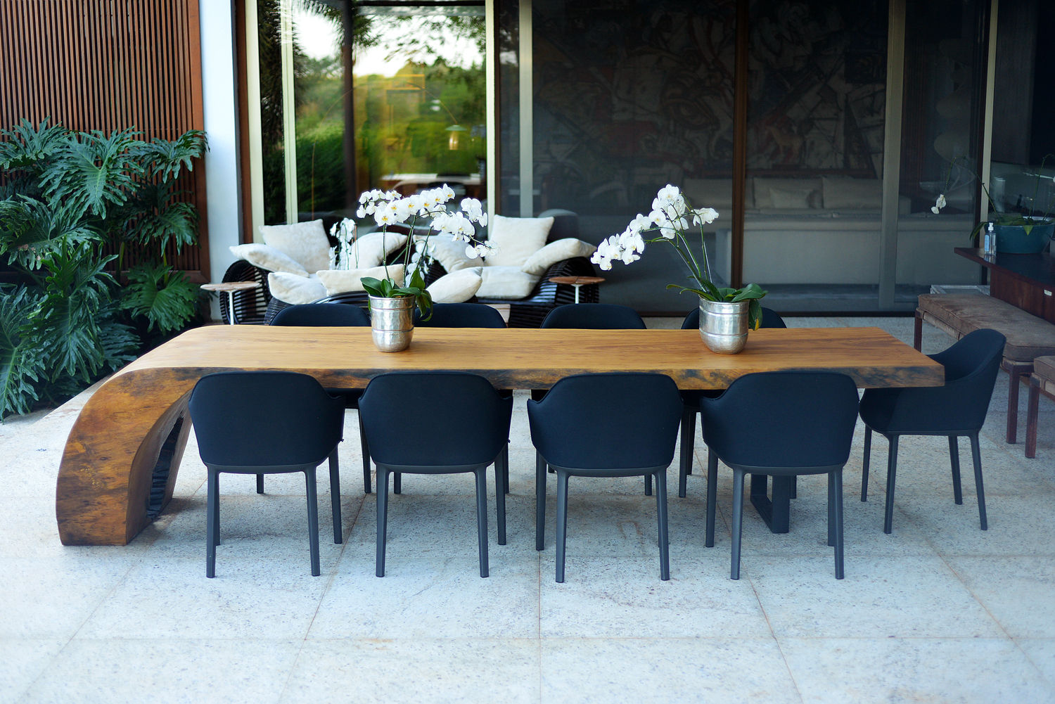 Mesa de Jantar em Madeira Maciça Orgânica (Curva), ArboREAL Móveis de Madeira ArboREAL Móveis de Madeira Phòng ăn phong cách hiện đại Than củi Multicolored Tables