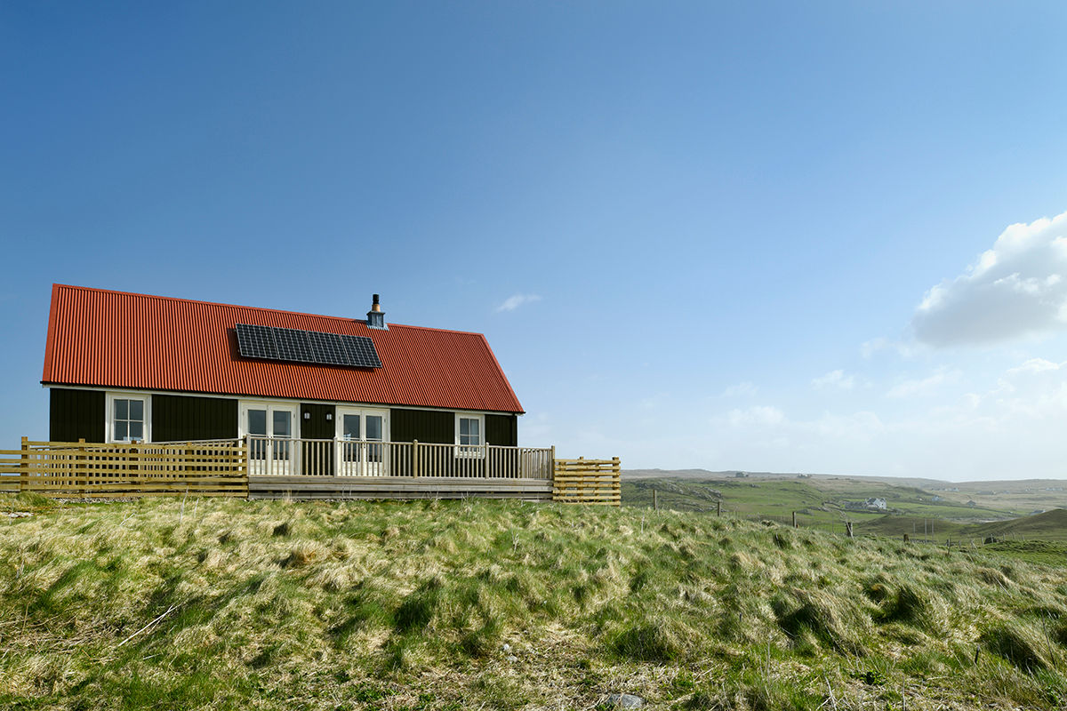 2 Bedroom Wee House in Uig, Isle of Lewis , The Wee House Company The Wee House Company Case classiche Legno massello Variopinto