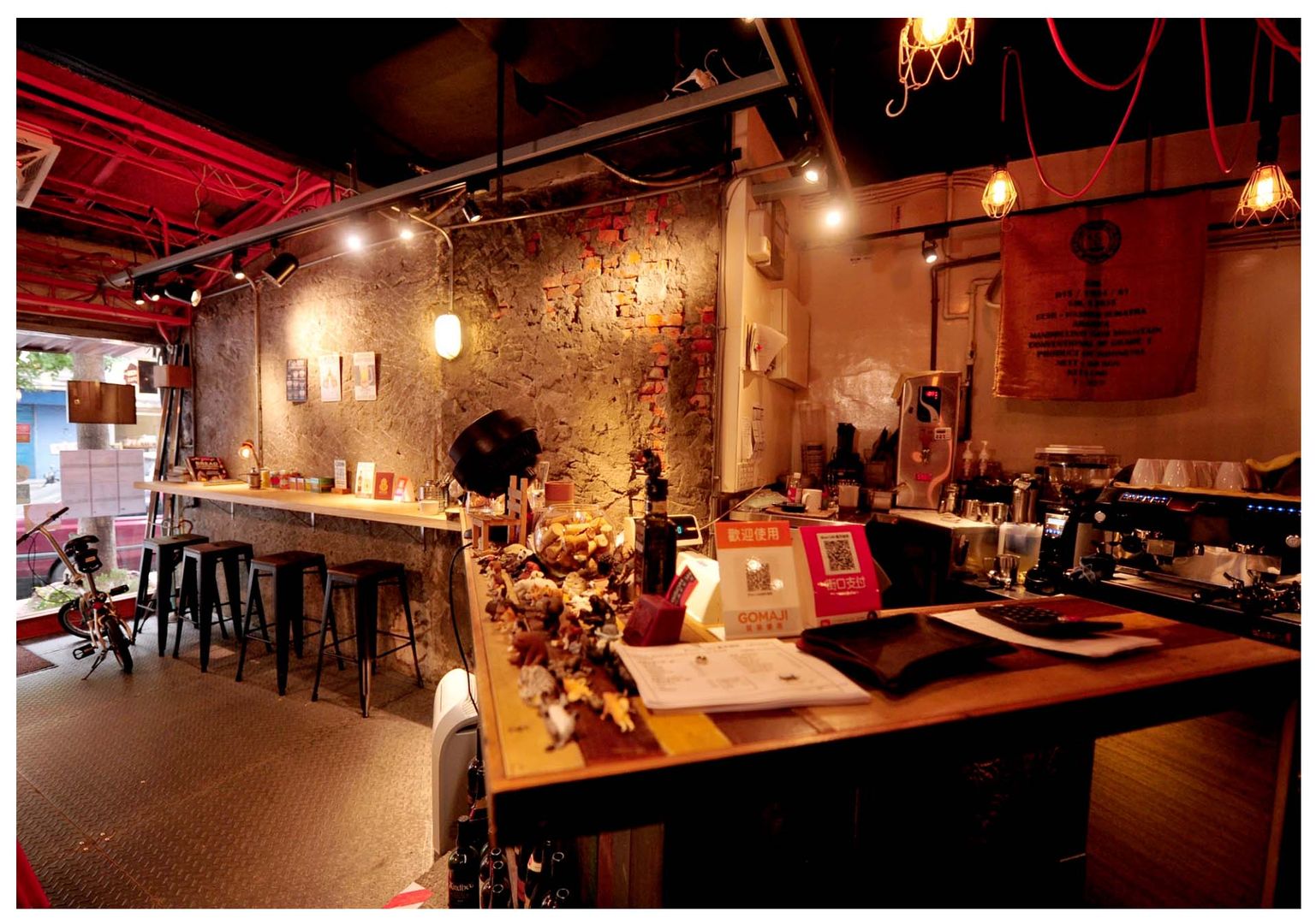 復古 工業風 咖啡店-蔽所咖啡 Bison Cafe , 艾莉森 空間設計 艾莉森 空間設計 مساحات تجارية بار/ ملهى ليلي