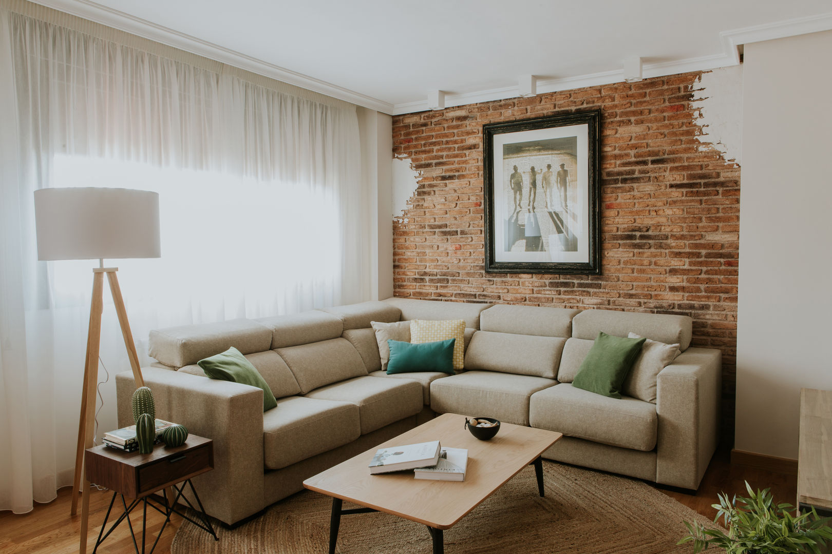 Salon Industrial y Urbano, Comodoos Interiores Comodoos Interiores Living room Beige