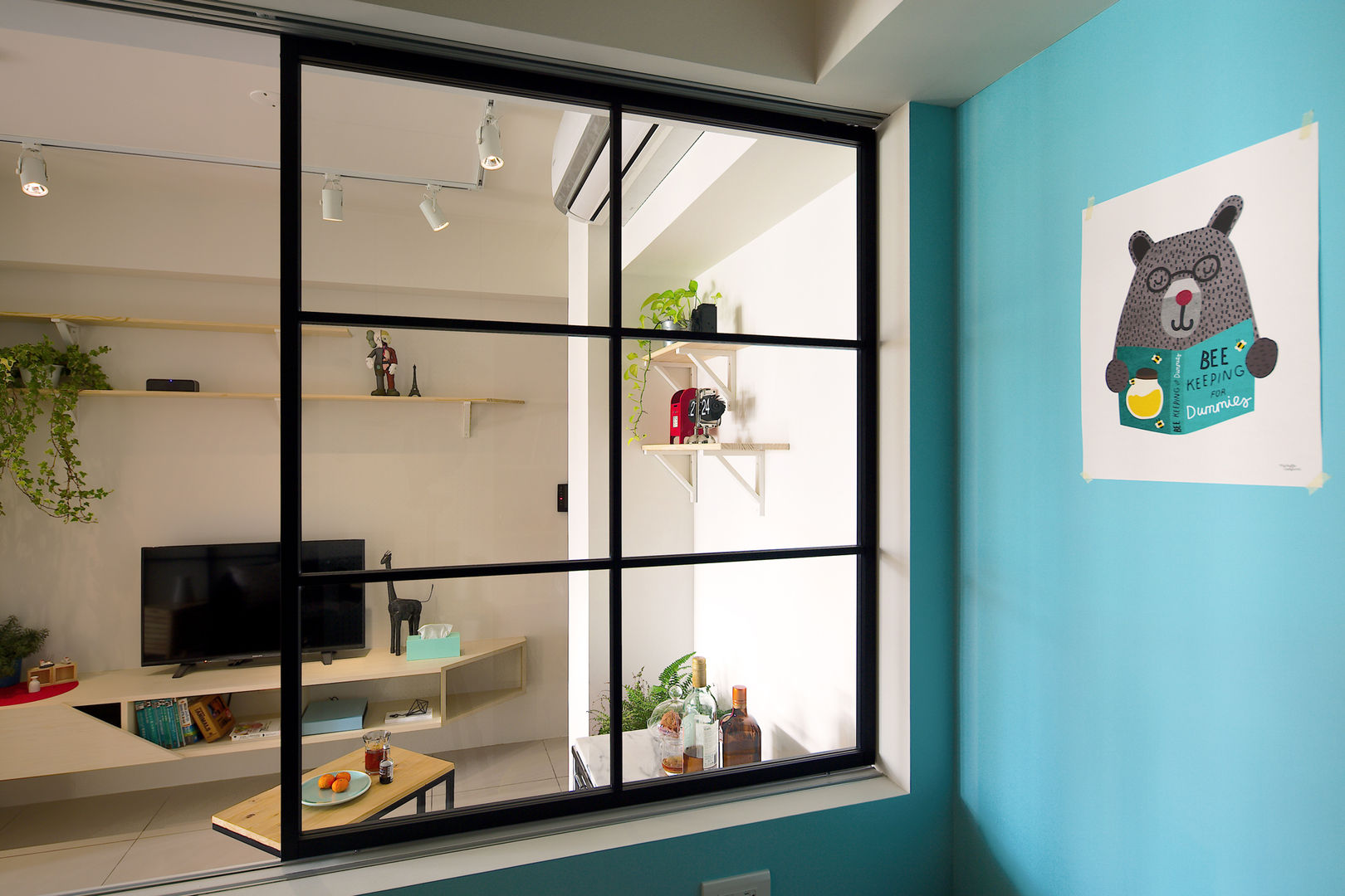 原先暗室的書房打通後，陽光灑落的線條讓整個空間更有層次 一葉藍朵設計家飾所 A Lentil Design Scandinavian style study/office