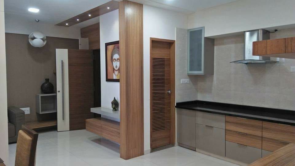 Project, MADE AFTER DESIGN LLP MADE AFTER DESIGN LLP Modern corridor, hallway & stairs